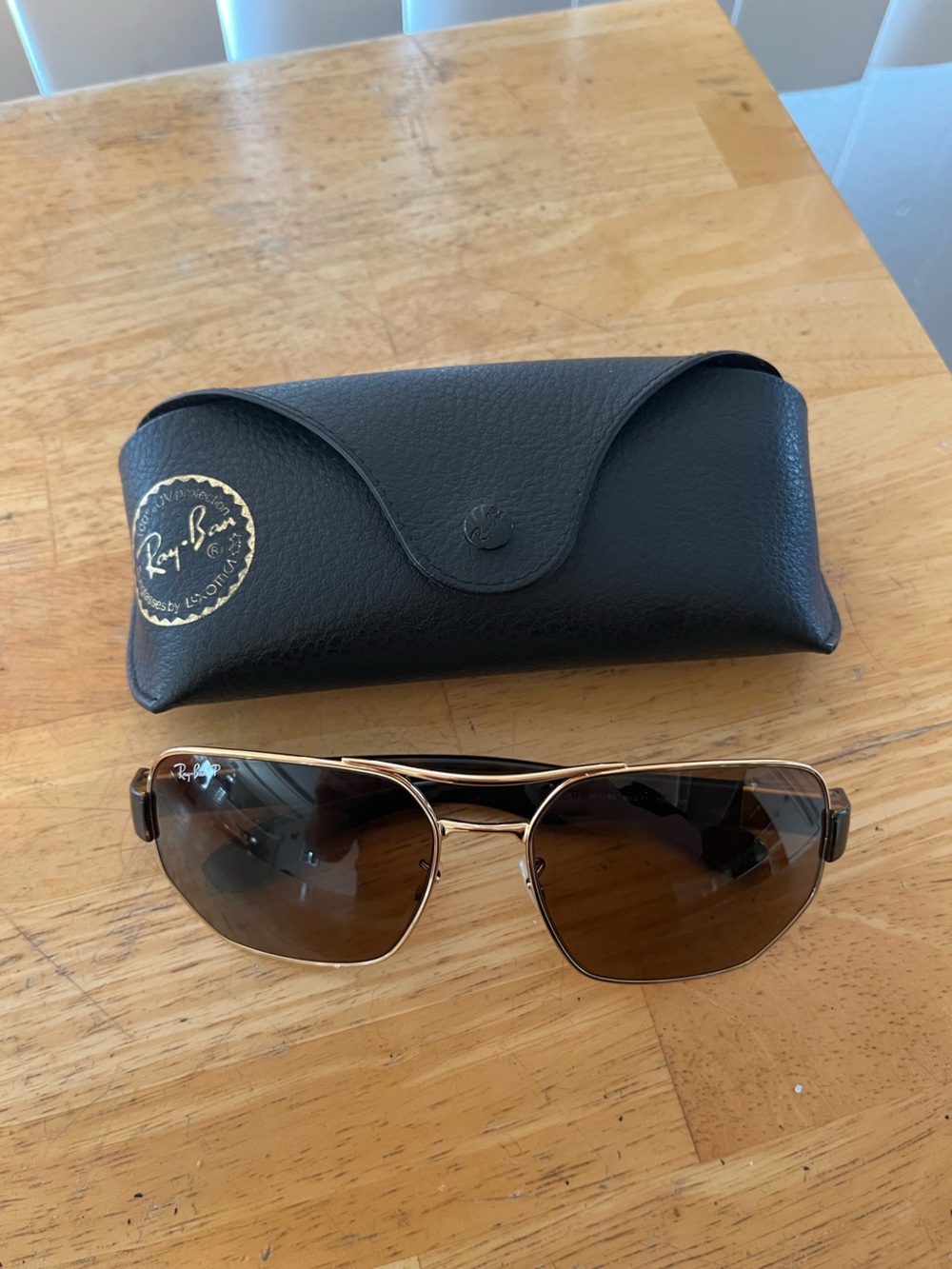 Raybans authentic sunglasses and case unisex